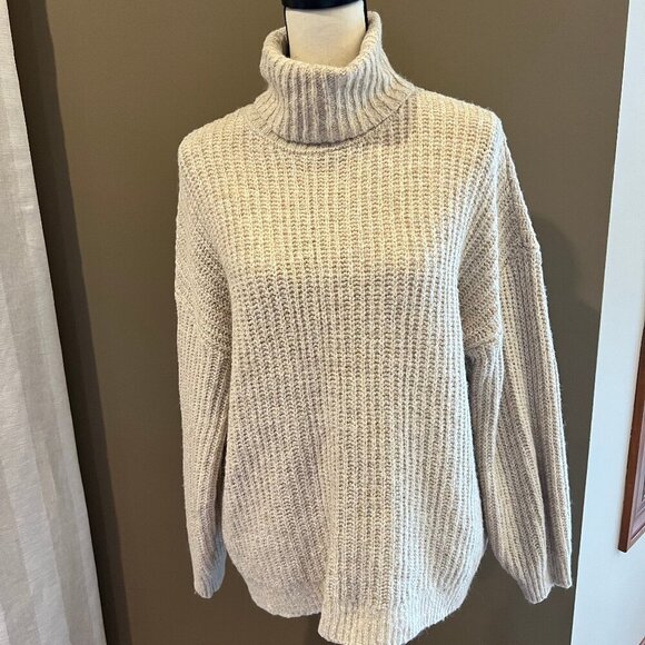 Old Navy Oatmeal Cable Knit Chunky Tunic Length Turtle Neck Sweater, Size Medium - Picture 1 of 8